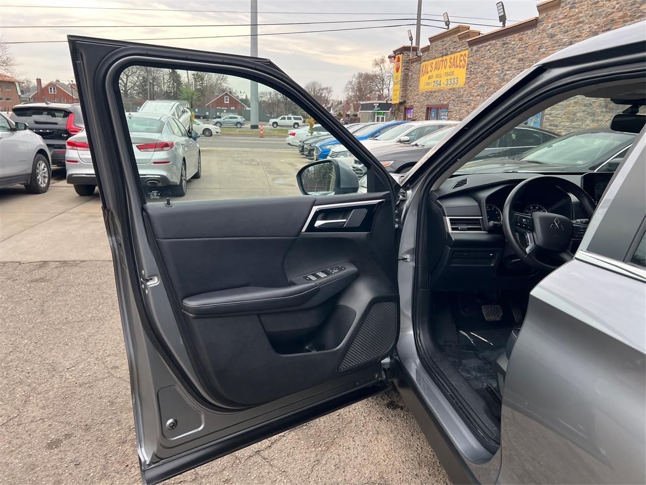 Mitsubishi Outlander SE S-AWC 2024