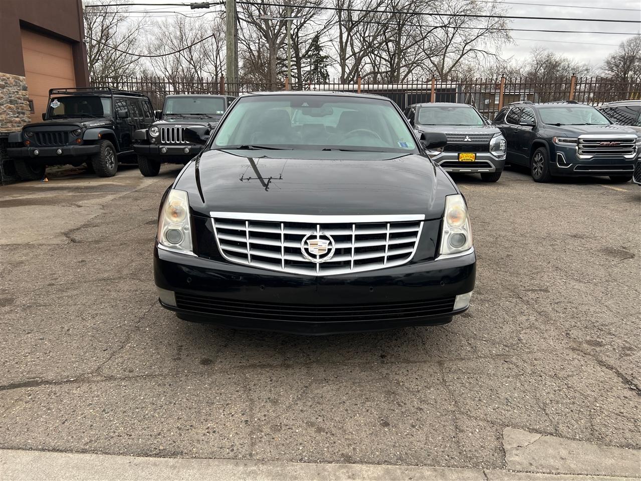 Cadillac DTS 4dr Sdn w/1SE 2008