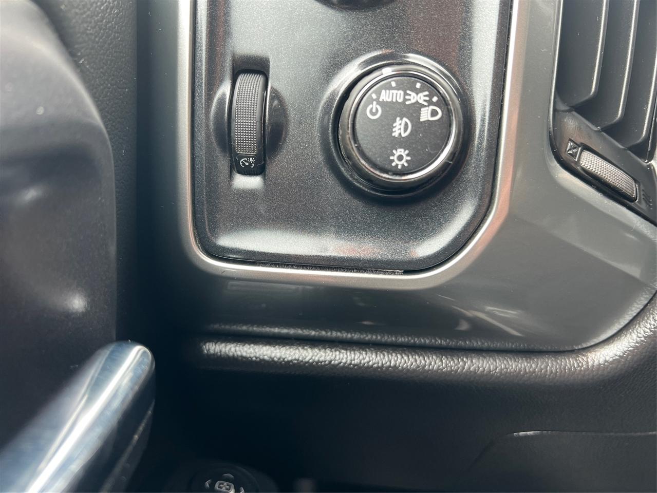 Chevrolet Silverado 1500 4WD Crew Cab 153.0" LT w/1LT 2015