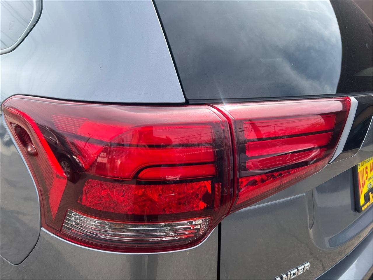 Mitsubishi Outlander ES S-AWC 2020
