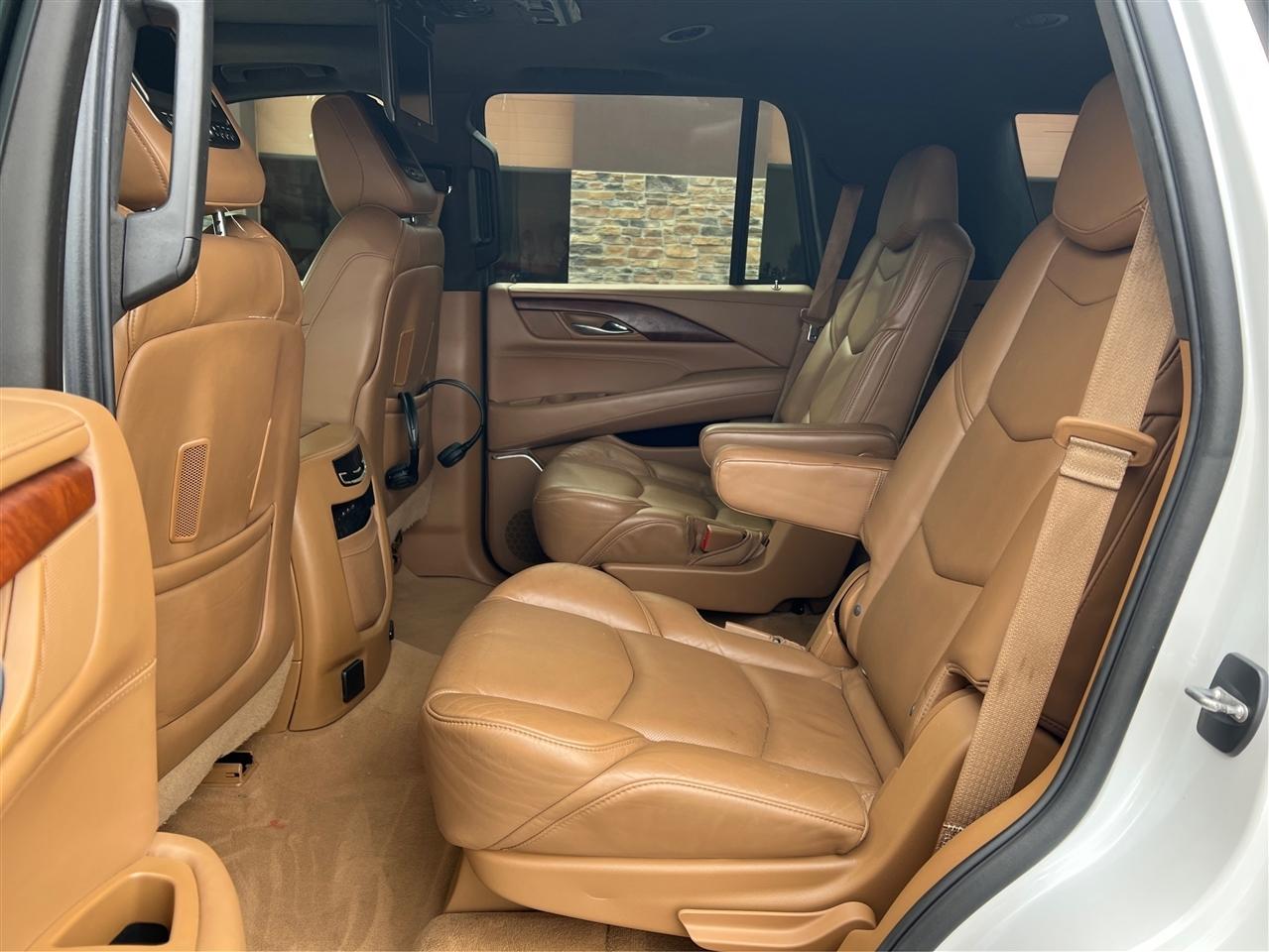 Cadillac Escalade 4WD 4dr Platinum 2017
