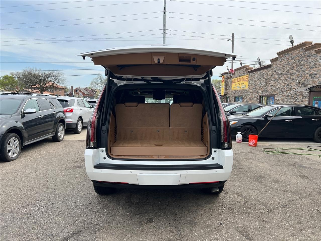 Cadillac Escalade 4WD 4dr Platinum 2017