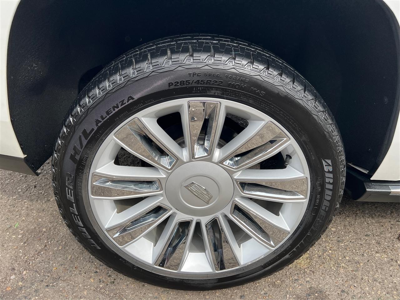 Cadillac Escalade 4WD 4dr Platinum 2017