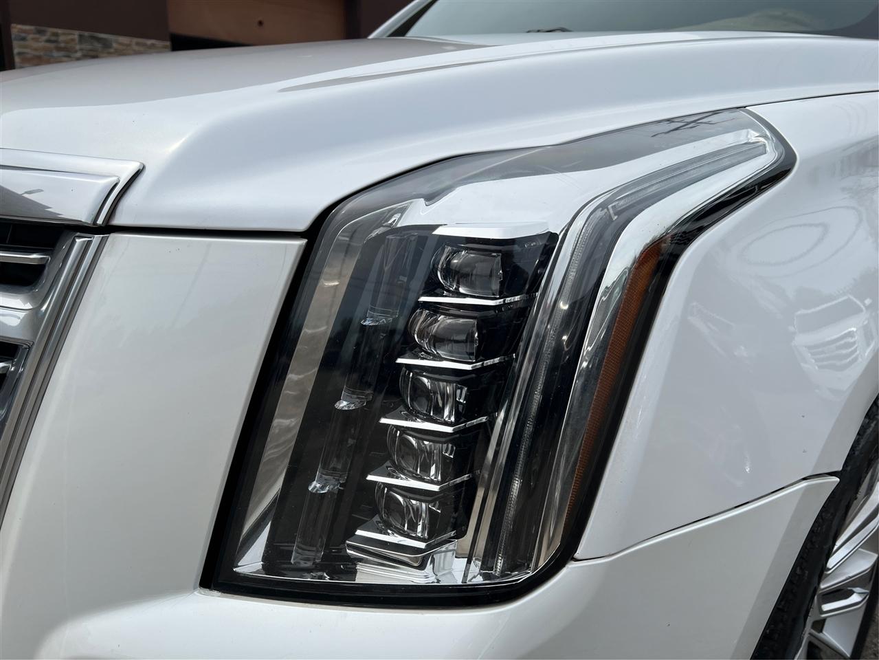 Cadillac Escalade 4WD 4dr Platinum 2017