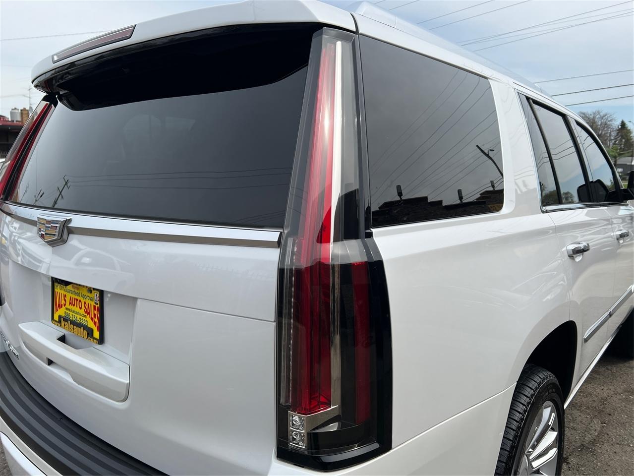 Cadillac Escalade 4WD 4dr Platinum 2017