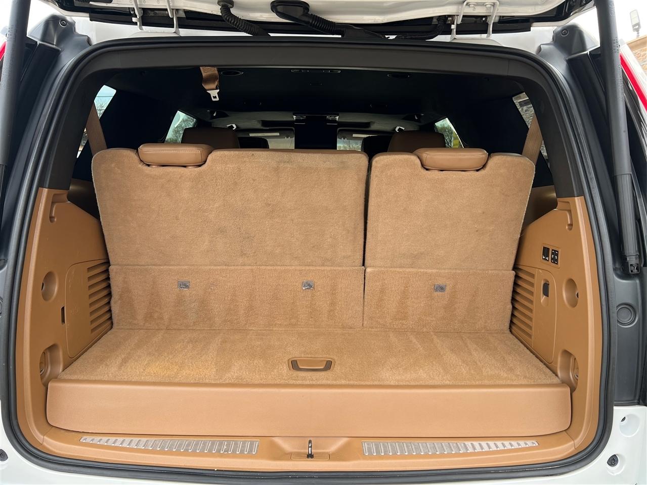 Cadillac Escalade 4WD 4dr Platinum 2017