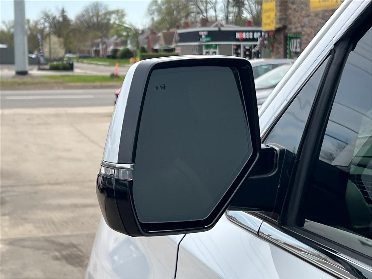 Cadillac Escalade 4WD 4dr Platinum 2017