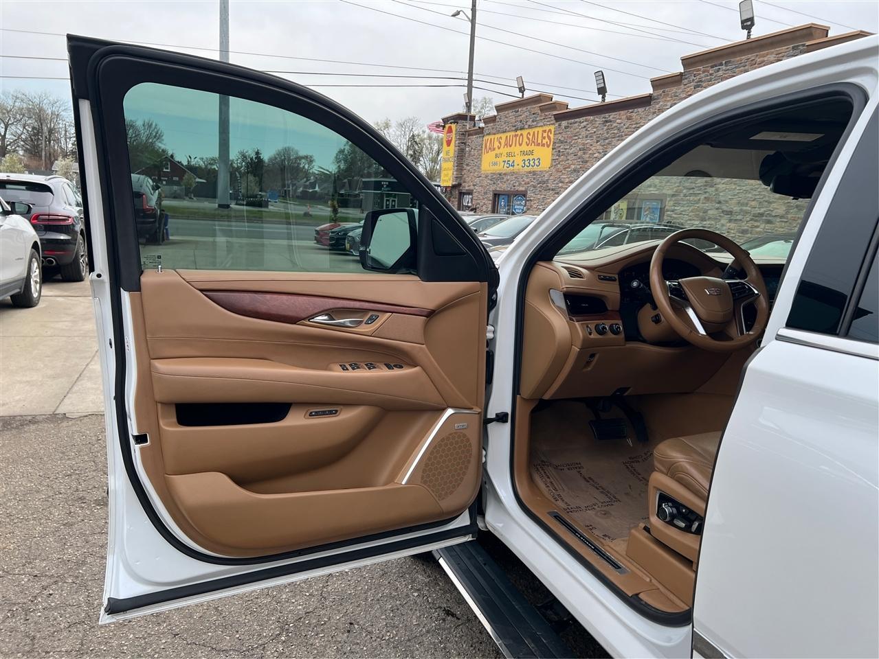 Cadillac Escalade 4WD 4dr Platinum 2017