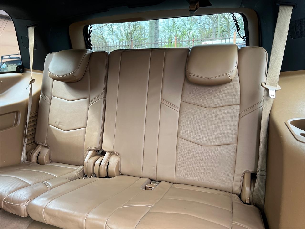 Cadillac Escalade 4WD 4dr Platinum 2017