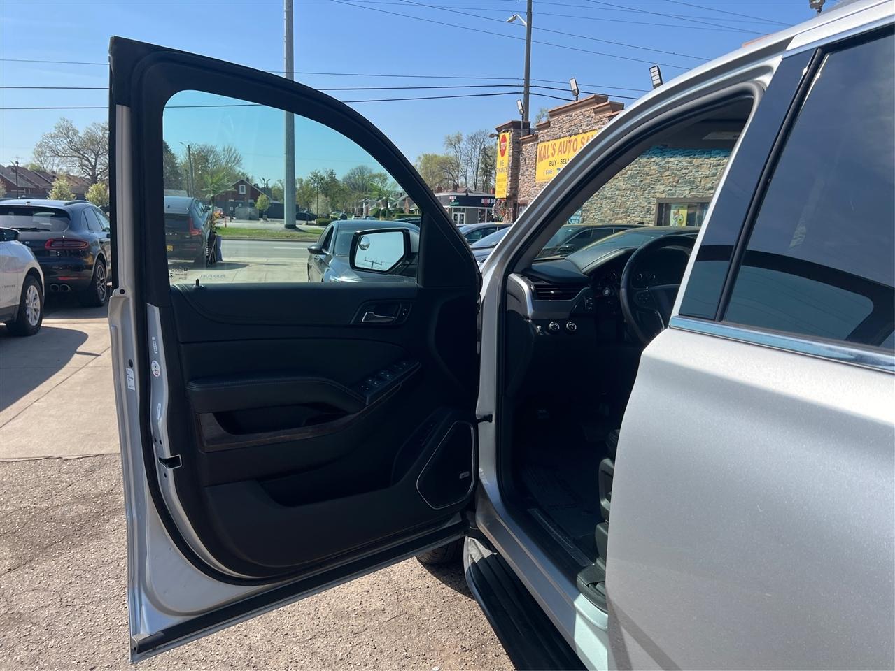 Chevrolet Tahoe 4WD 4dr LT 2019