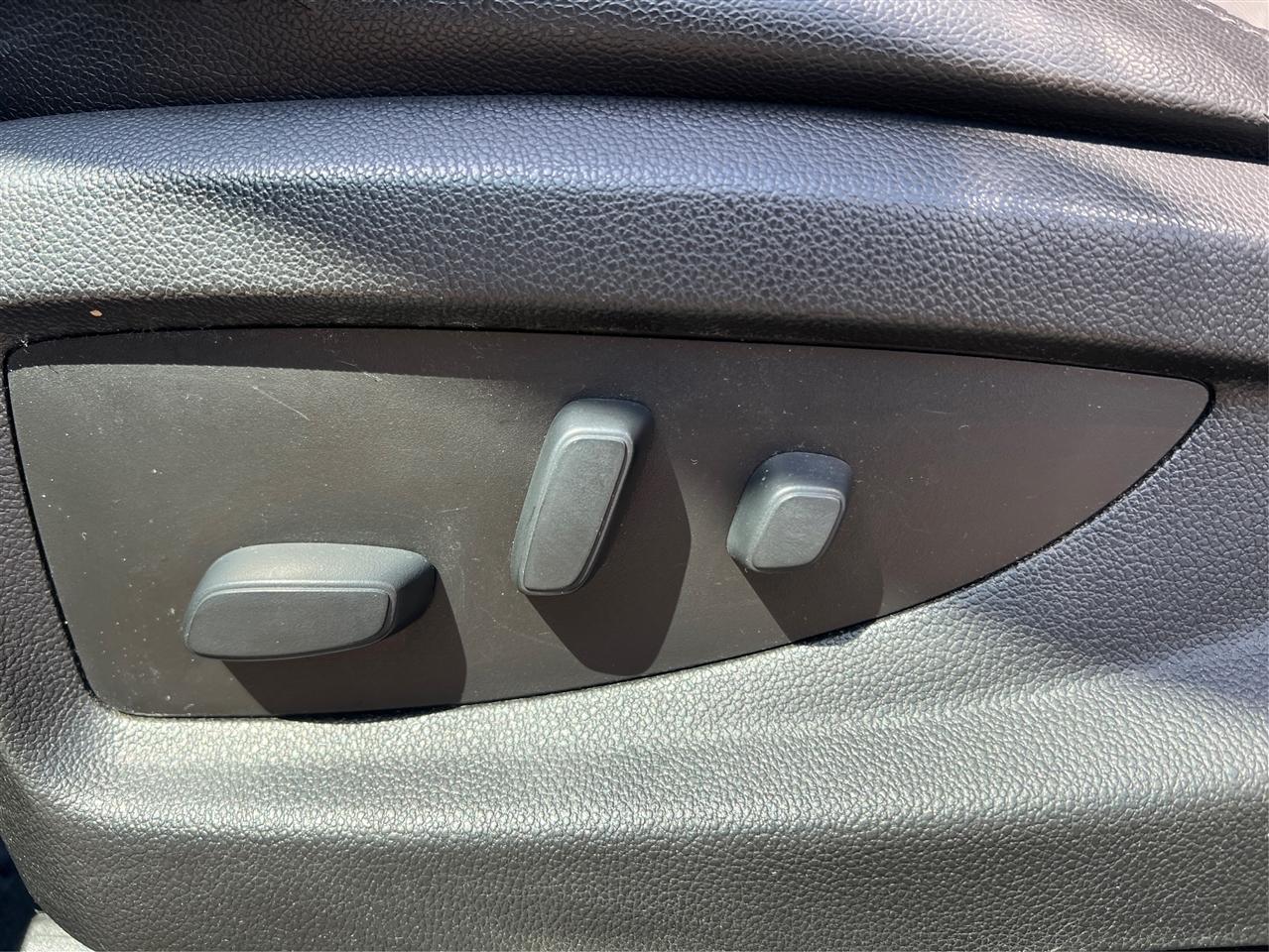 Chevrolet Tahoe 4WD 4dr LT 2019