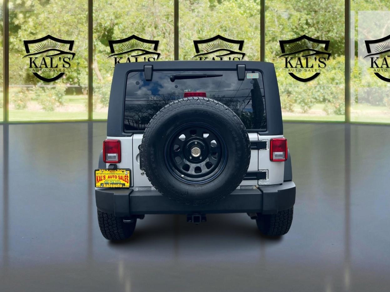 Jeep Wrangler Unlimited 4WD 4dr Sport 2012
