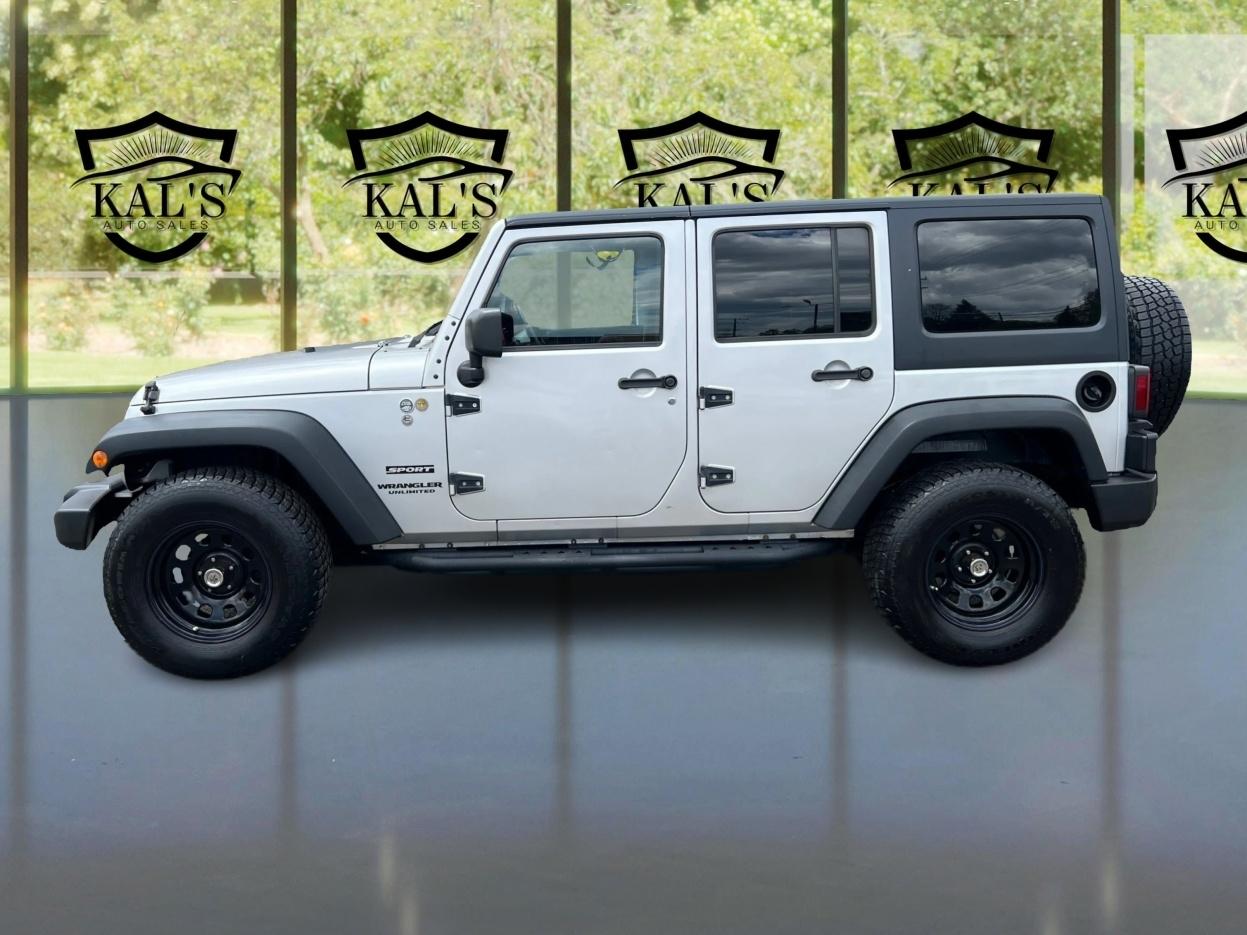 Jeep Wrangler Unlimited 4WD 4dr Sport 2012