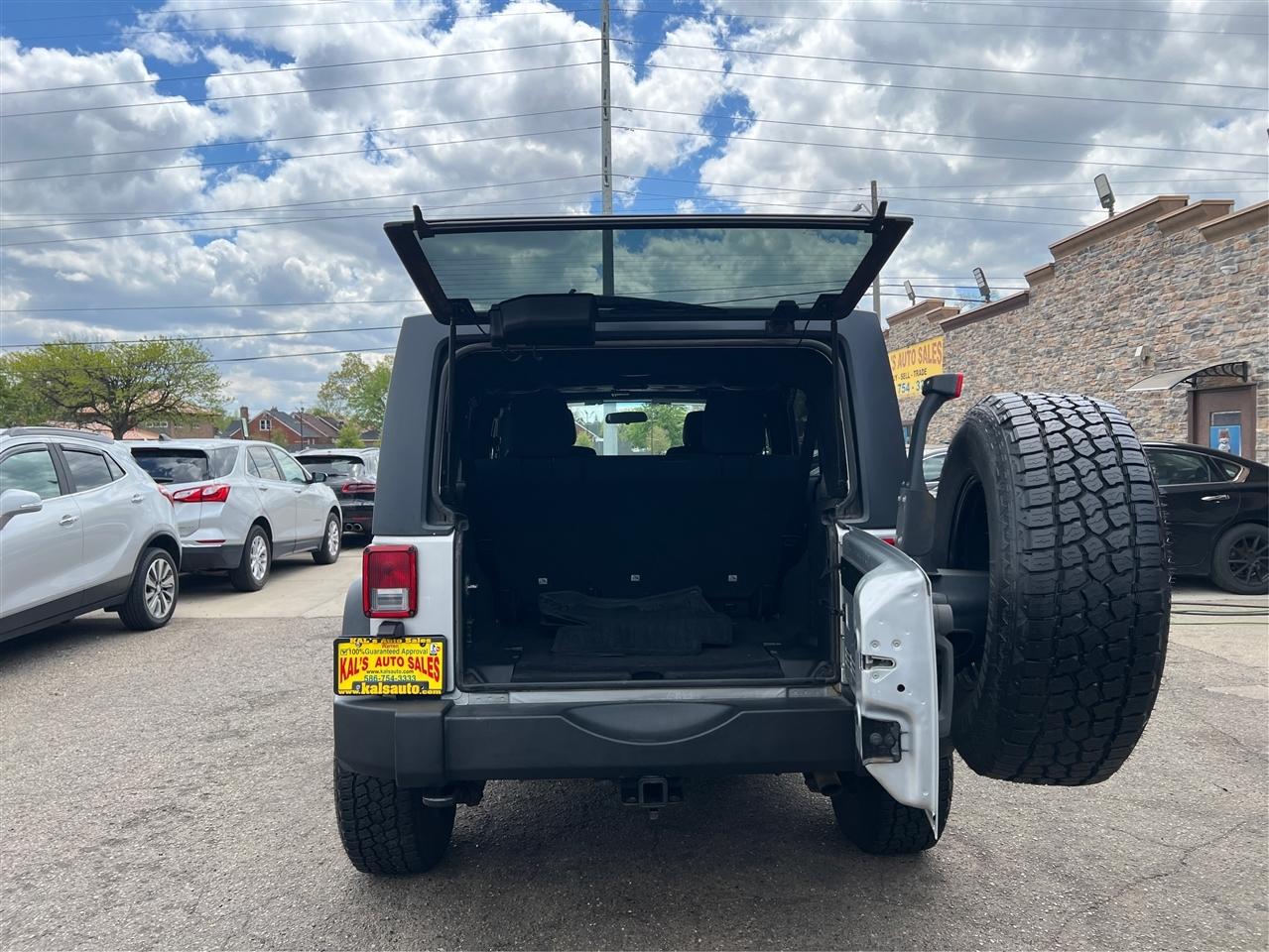 Jeep Wrangler Unlimited 4WD 4dr Sport 2012