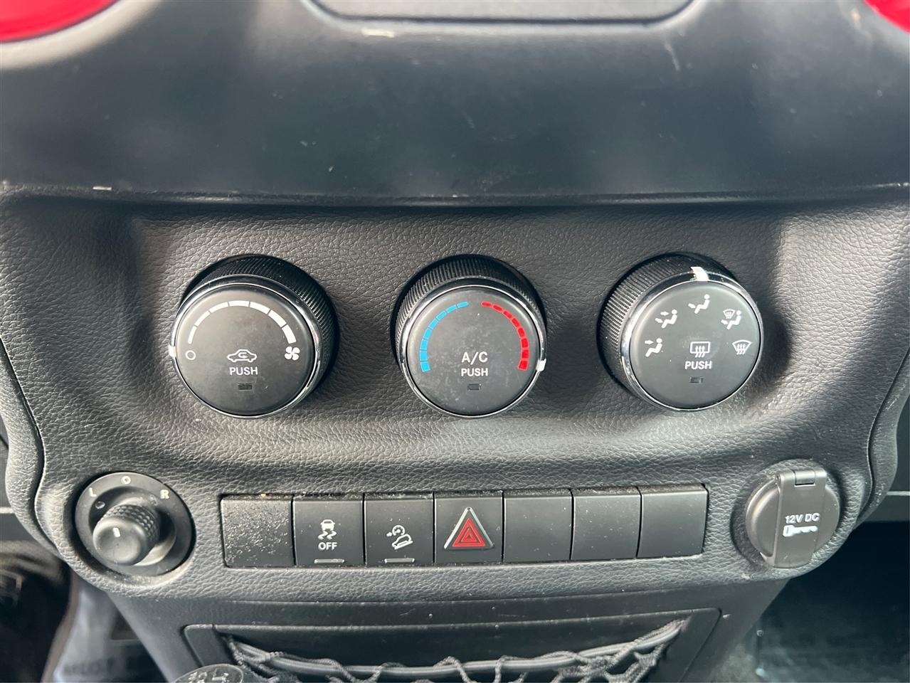 Jeep Wrangler Unlimited 4WD 4dr Sport 2012