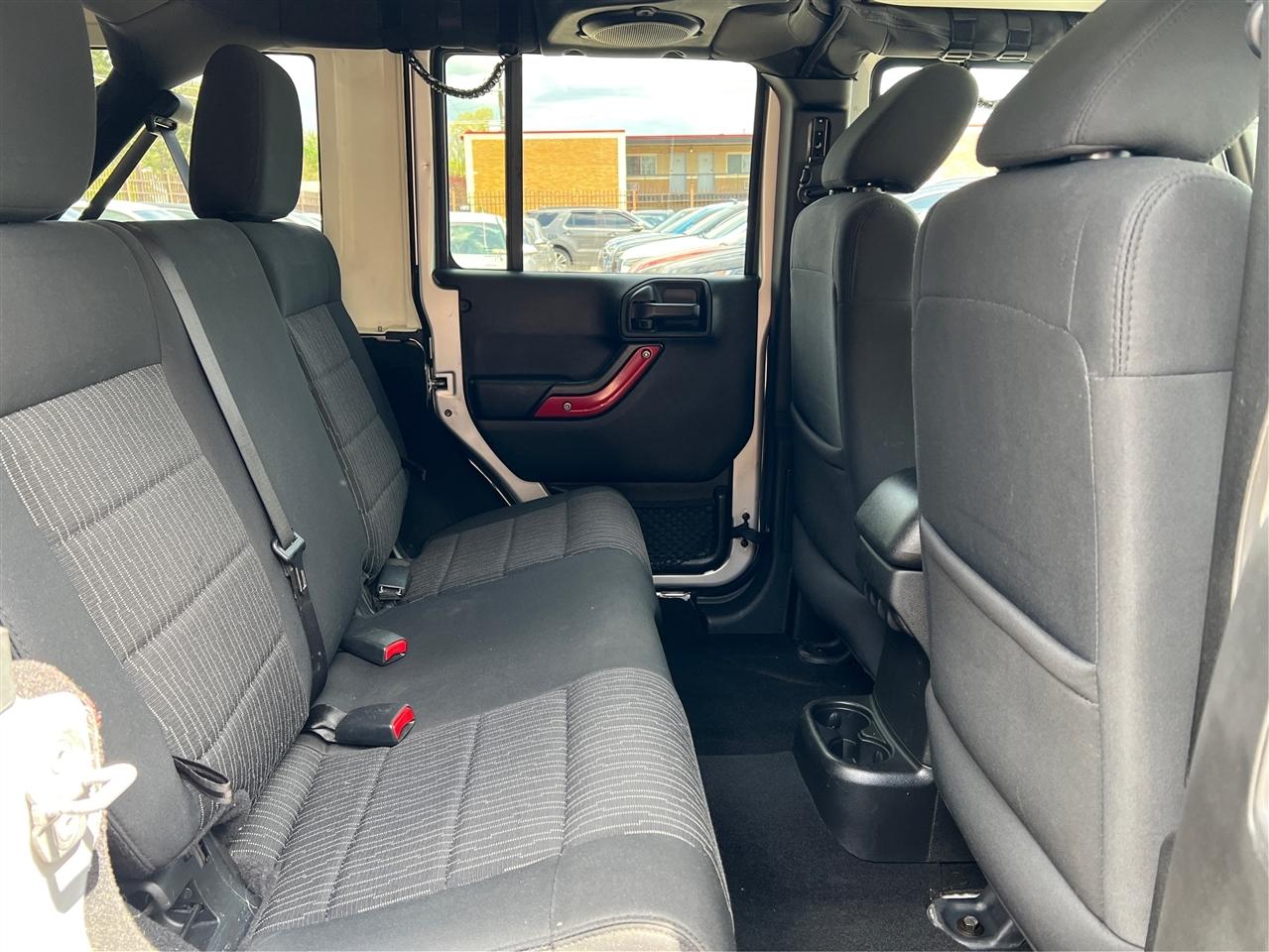 Jeep Wrangler Unlimited 4WD 4dr Sport 2012