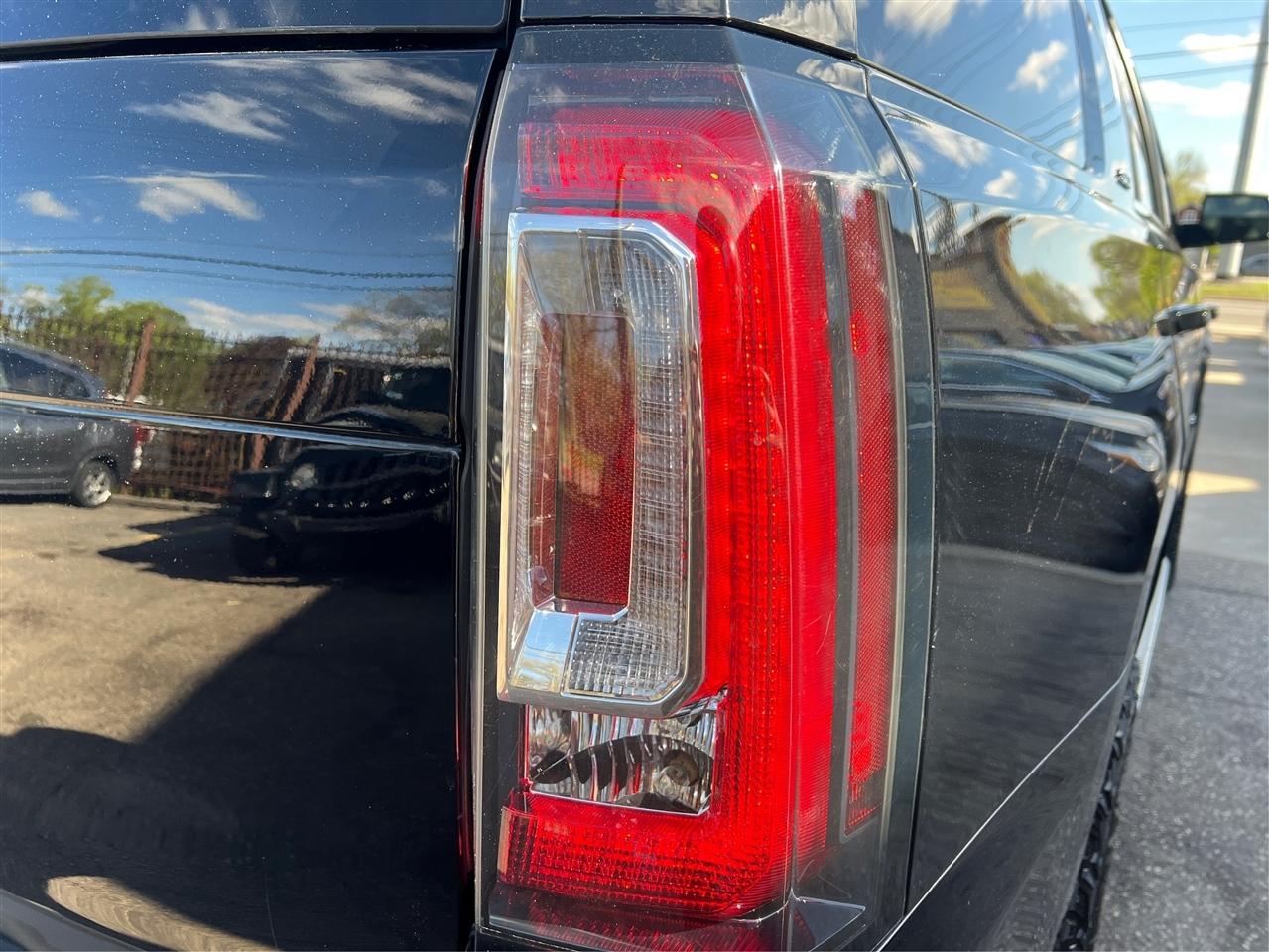 GMC Yukon 4WD 4dr SLT 2019