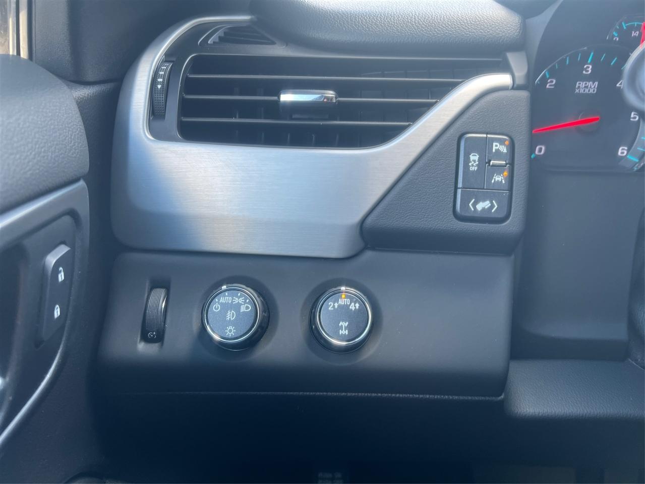 GMC Yukon 4WD 4dr SLT 2019