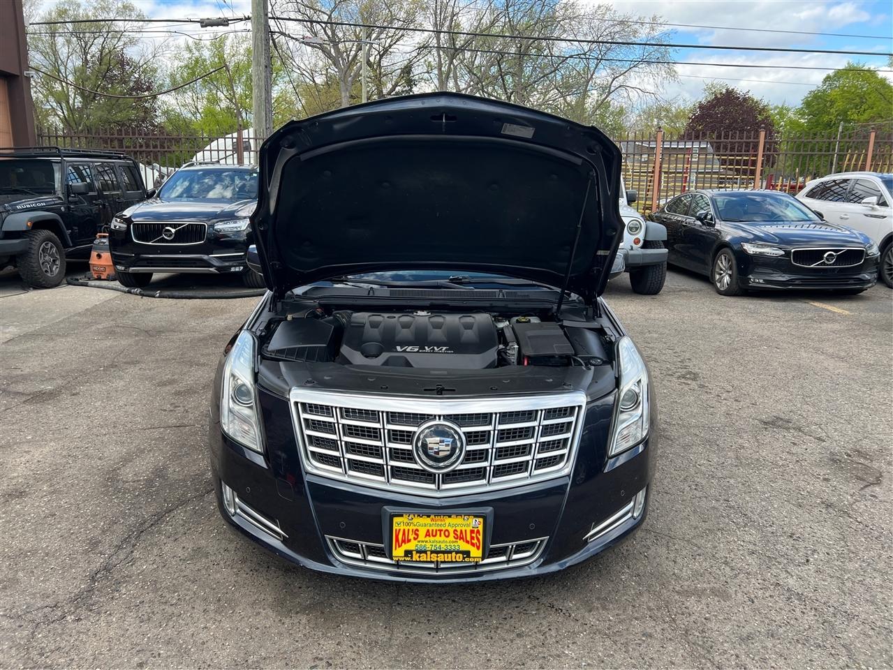 Cadillac XTS 4dr Sdn Premium FWD 2013