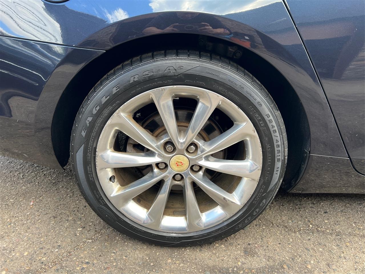 Cadillac XTS 4dr Sdn Premium FWD 2013