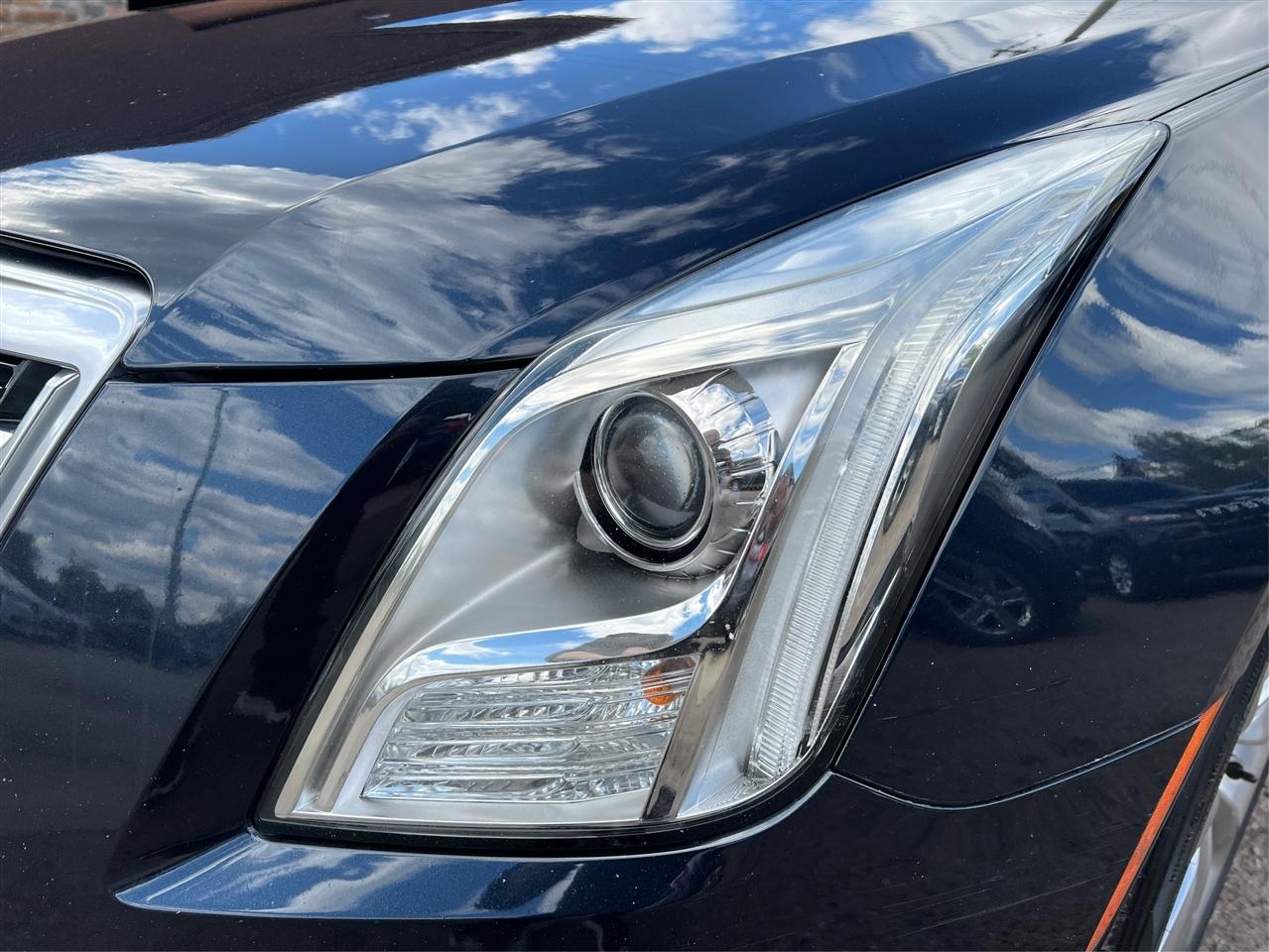 Cadillac XTS 4dr Sdn Premium FWD 2013
