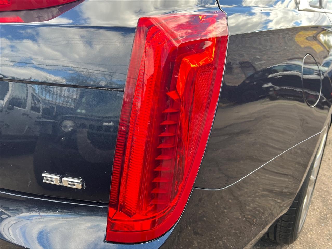 Cadillac XTS 4dr Sdn Premium FWD 2013