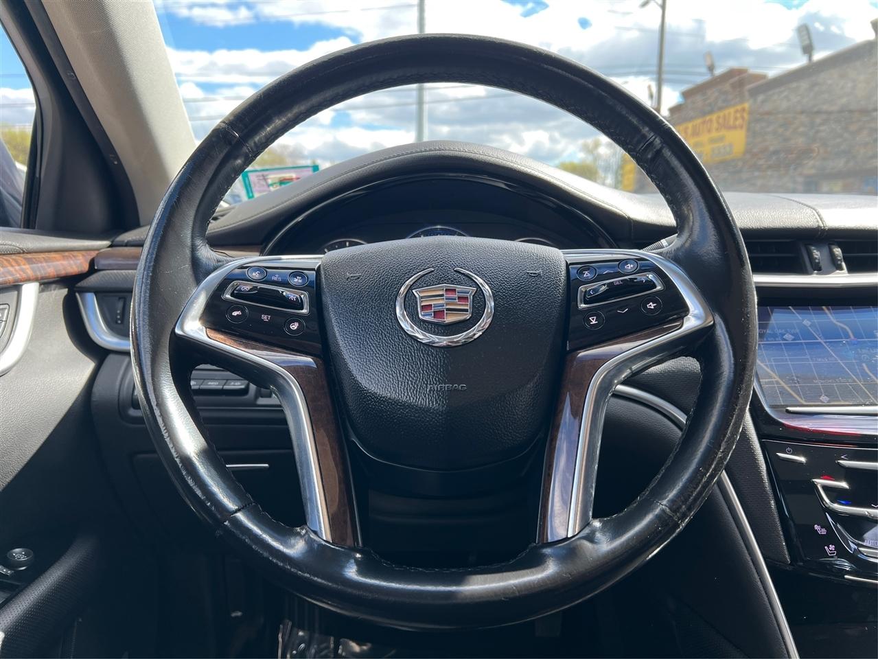 Cadillac XTS 4dr Sdn Premium FWD 2013
