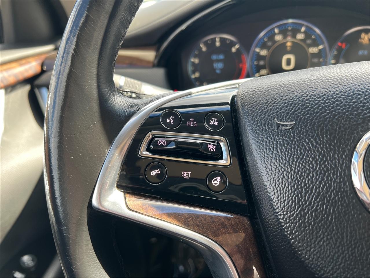 Cadillac XTS 4dr Sdn Premium FWD 2013