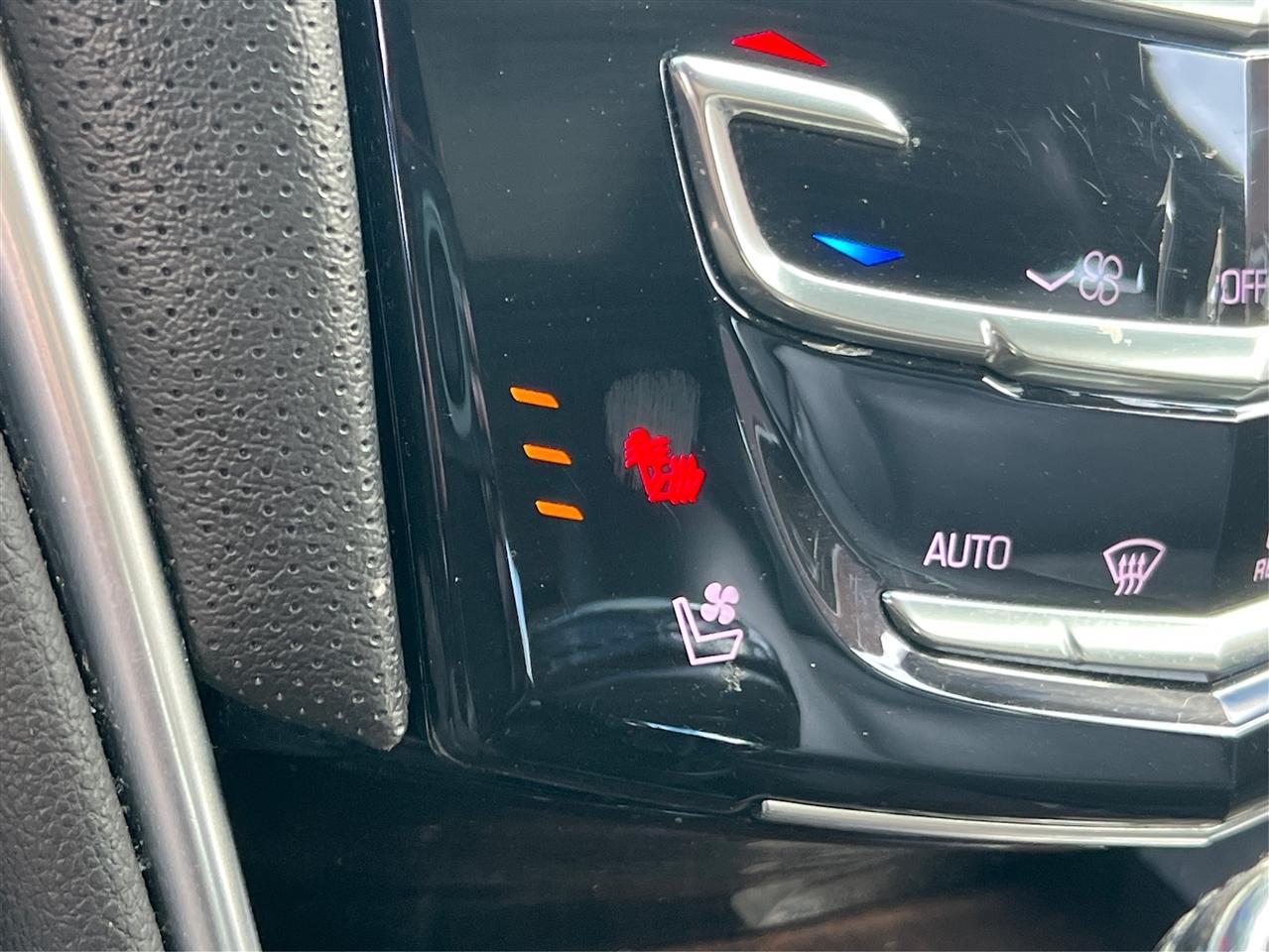 Cadillac XTS 4dr Sdn Premium FWD 2013