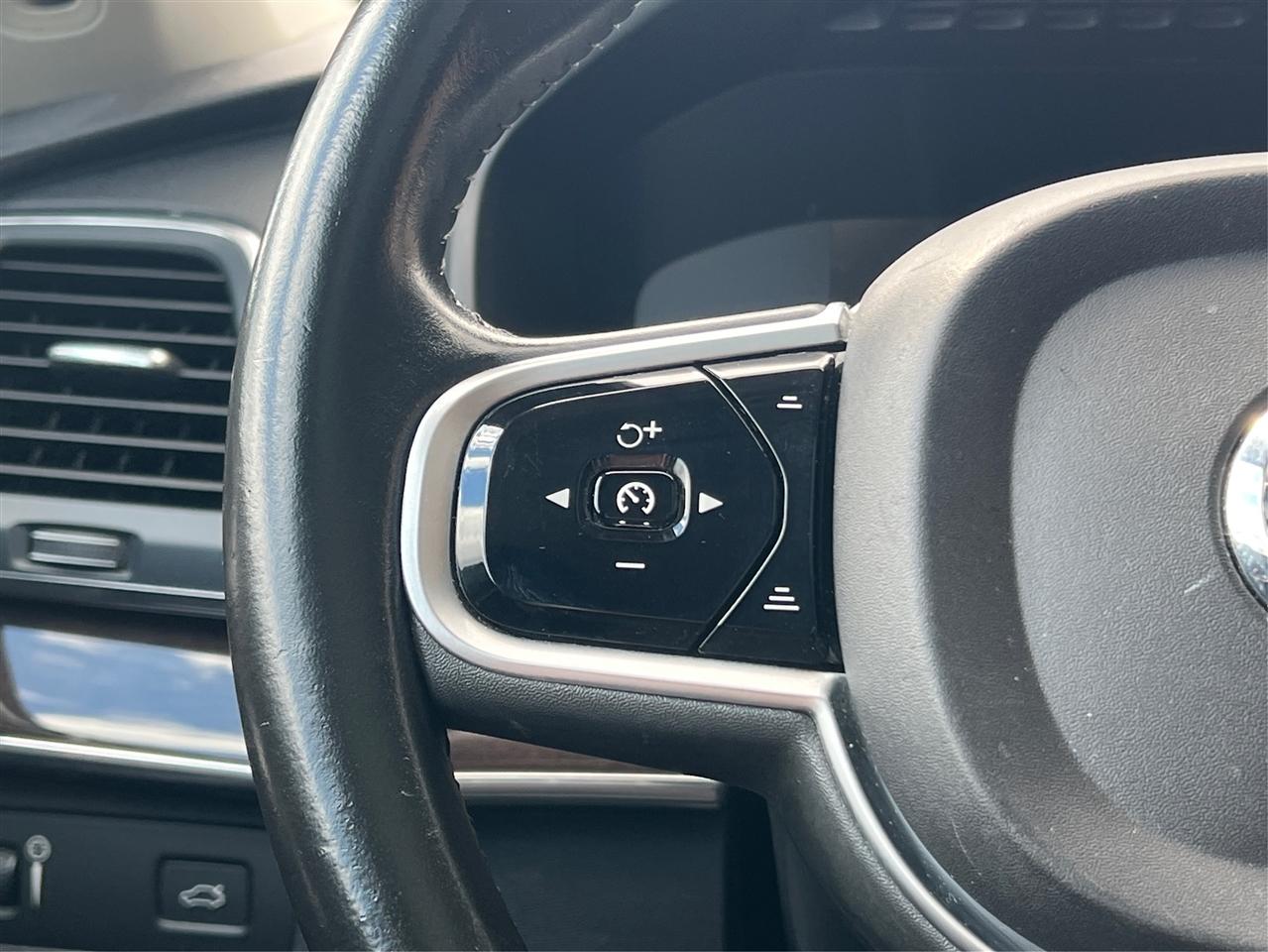 Volvo XC90 T5 AWD Momentum 2019