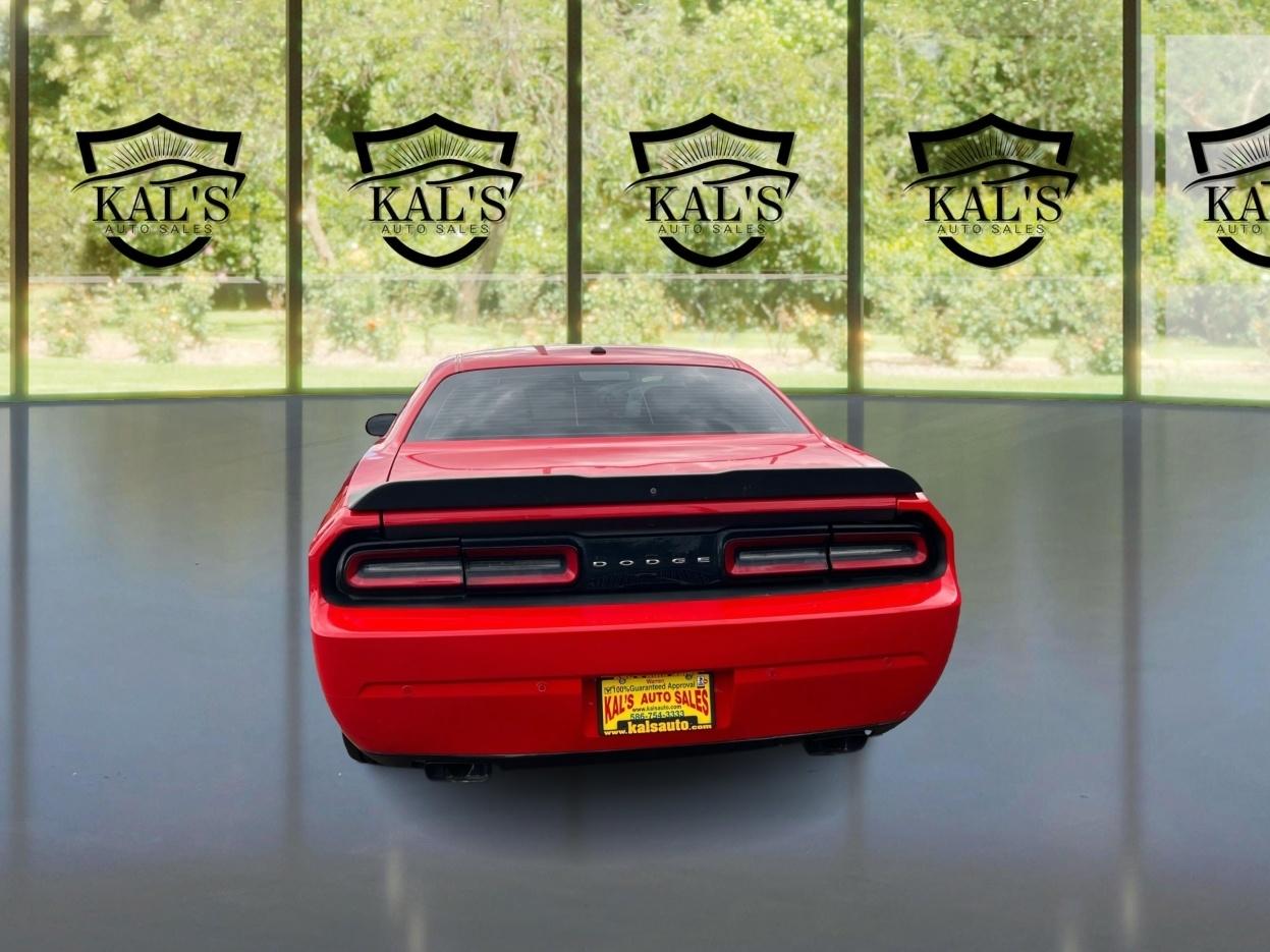 Dodge Challenger SXT RWD 2018