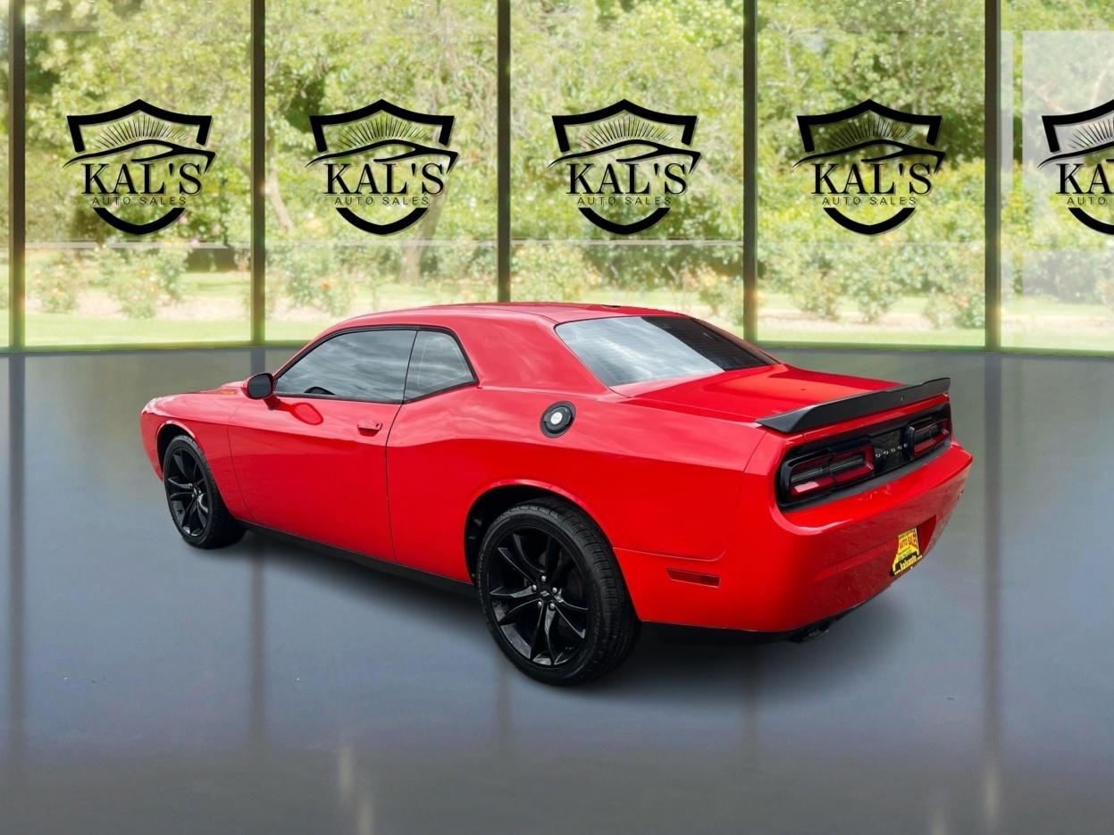 Dodge Challenger SXT RWD 2018