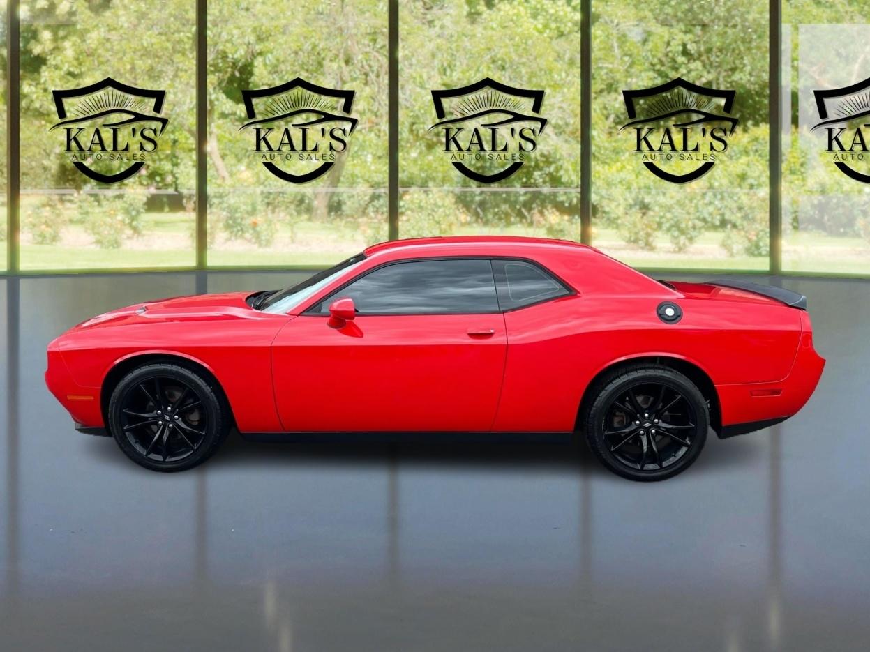 Dodge Challenger SXT RWD 2018