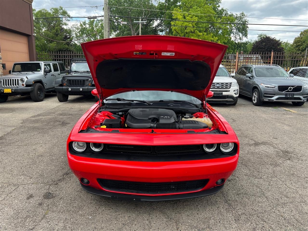 Dodge Challenger SXT RWD 2018