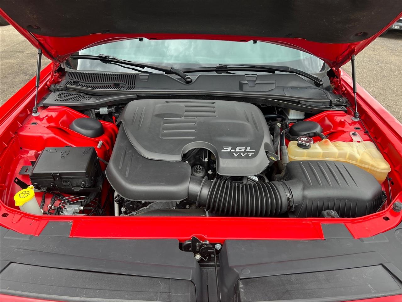Dodge Challenger SXT RWD 2018