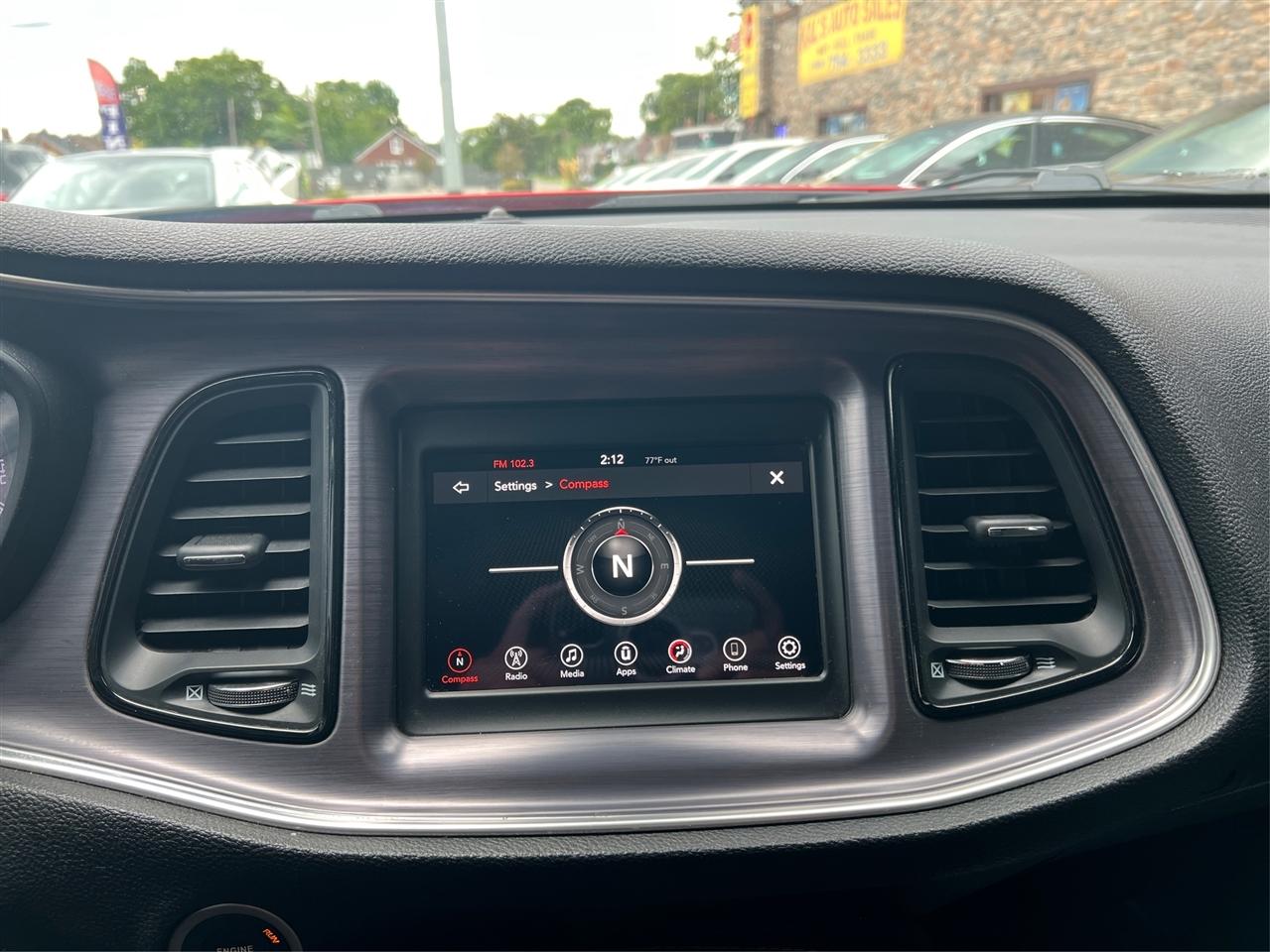 Dodge Challenger SXT RWD 2018