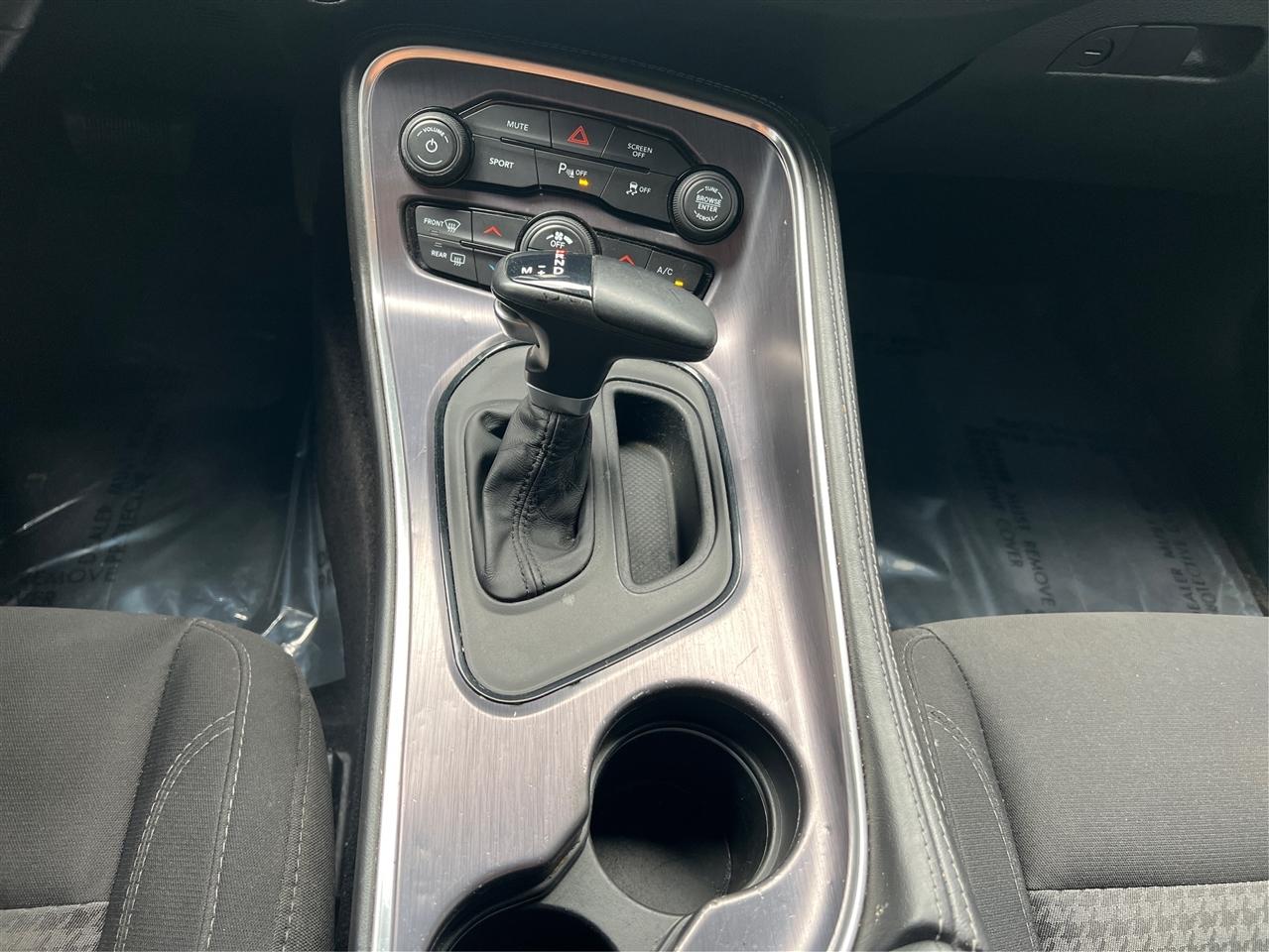 Dodge Challenger SXT RWD 2018
