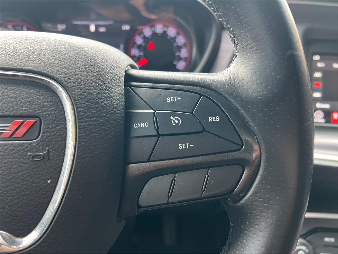 Dodge Challenger SXT RWD 2018