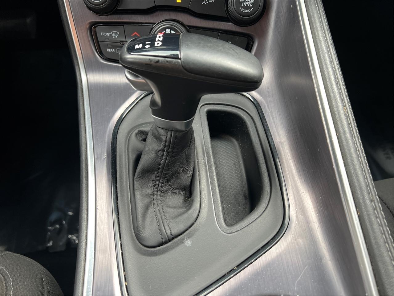 Dodge Challenger SXT RWD 2018