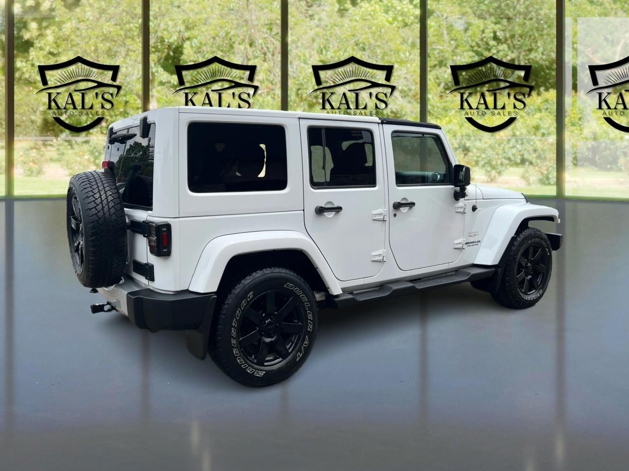 Jeep Wrangler Unlimited 4WD 4dr Sahara 2012