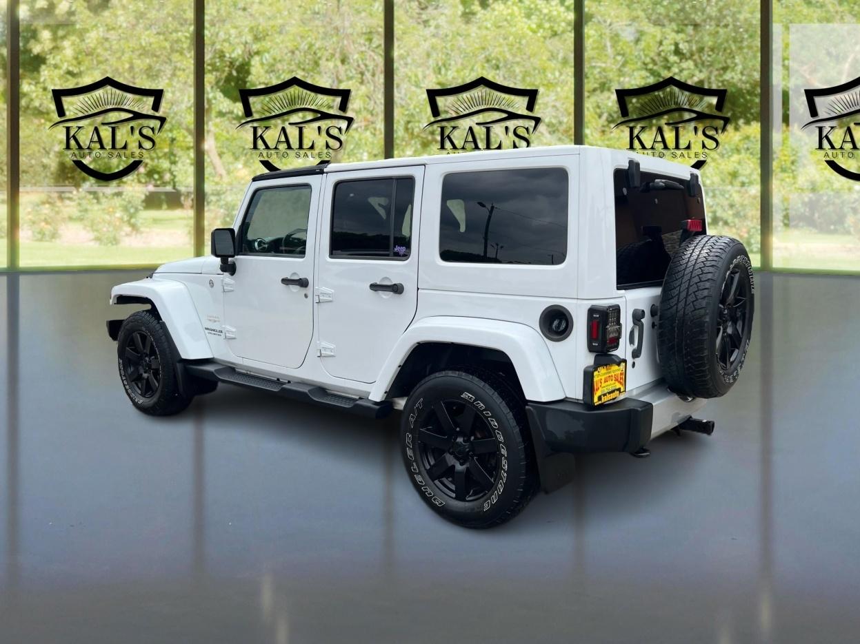 Jeep Wrangler Unlimited 4WD 4dr Sahara 2012