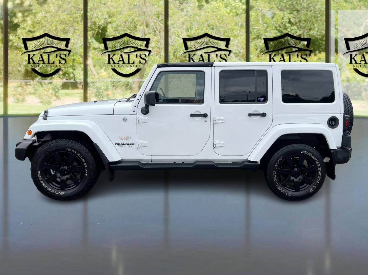 Jeep Wrangler Unlimited 4WD 4dr Sahara 2012