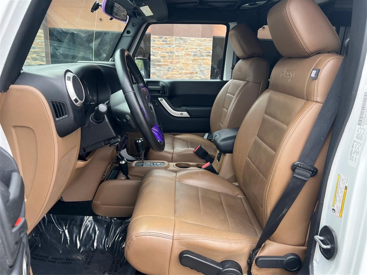 Jeep Wrangler Unlimited 4WD 4dr Sahara 2012