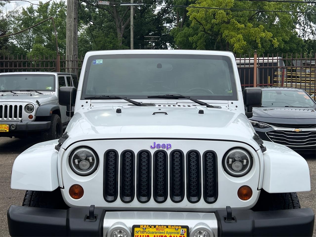 Jeep Wrangler Unlimited 4WD 4dr Sahara 2012