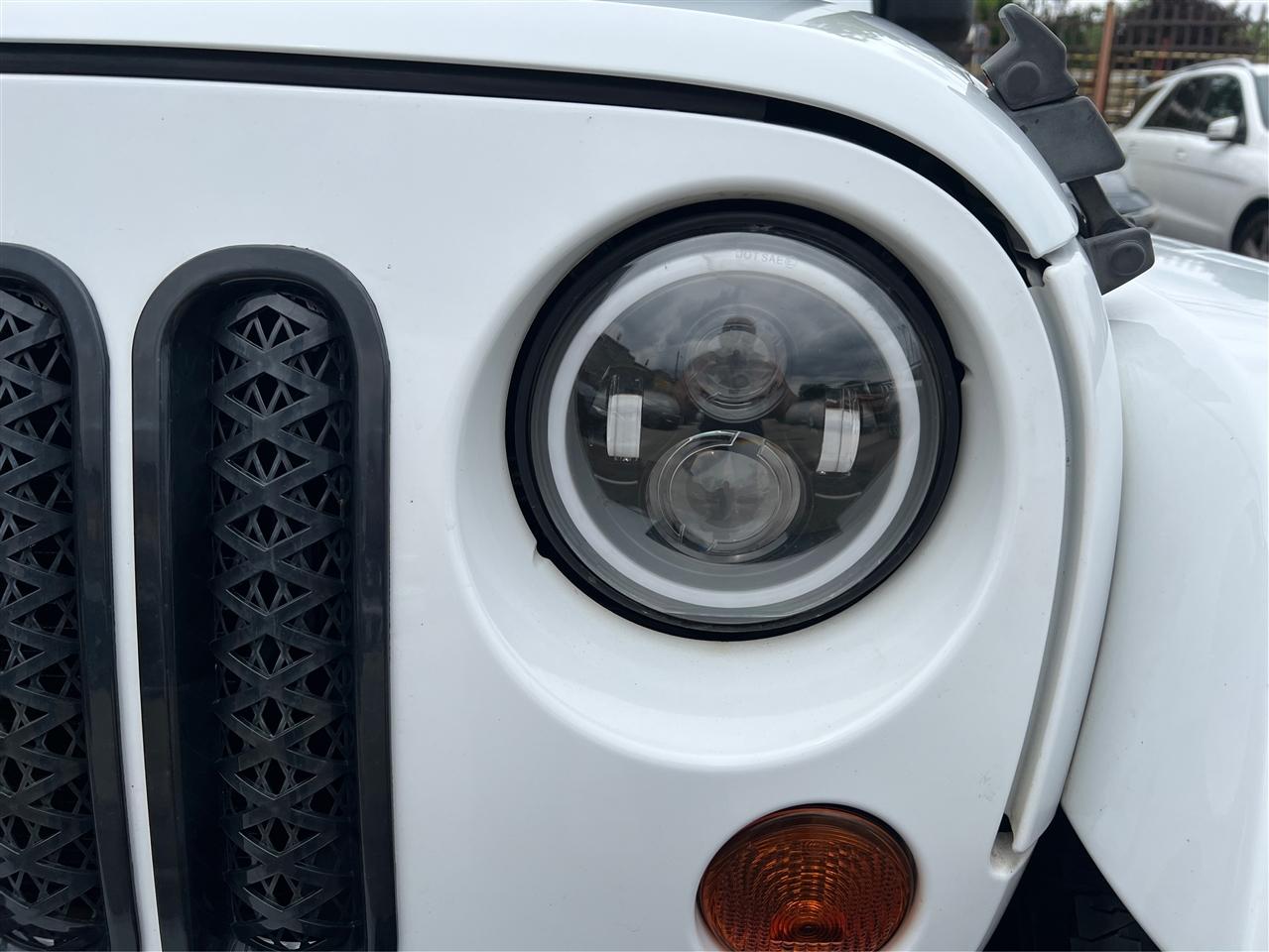 Jeep Wrangler Unlimited 4WD 4dr Sahara 2012
