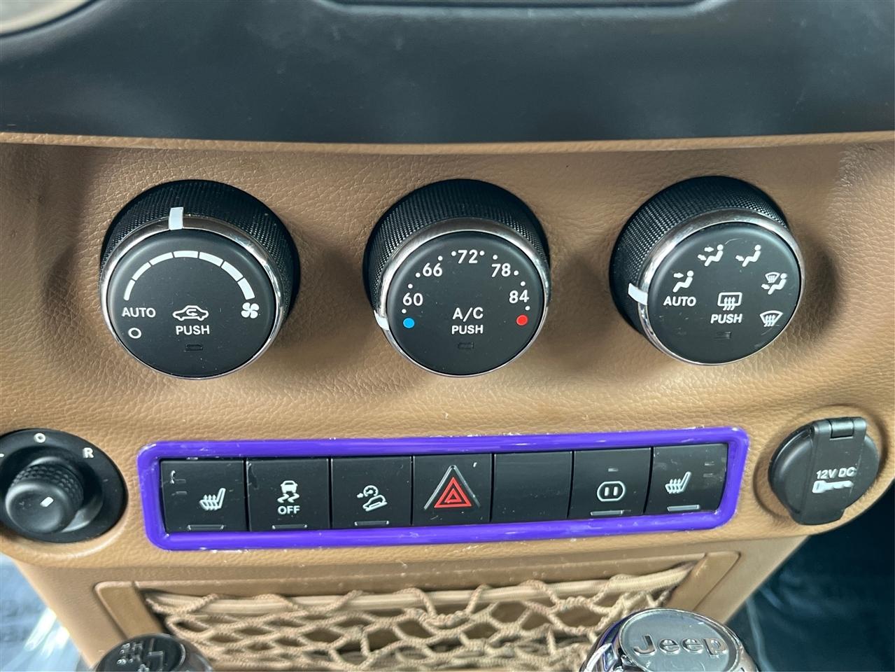 Jeep Wrangler Unlimited 4WD 4dr Sahara 2012