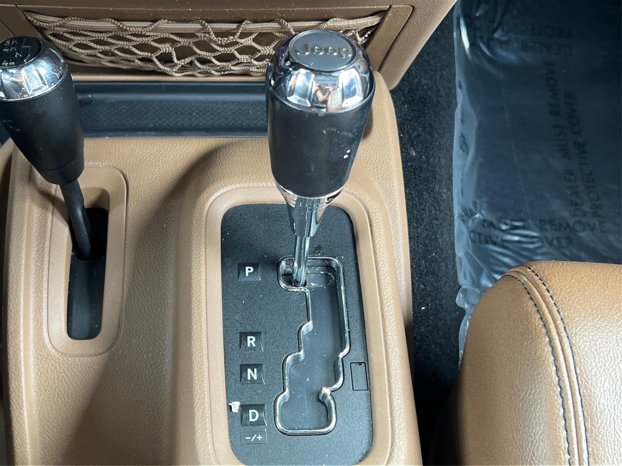 Jeep Wrangler Unlimited 4WD 4dr Sahara 2012
