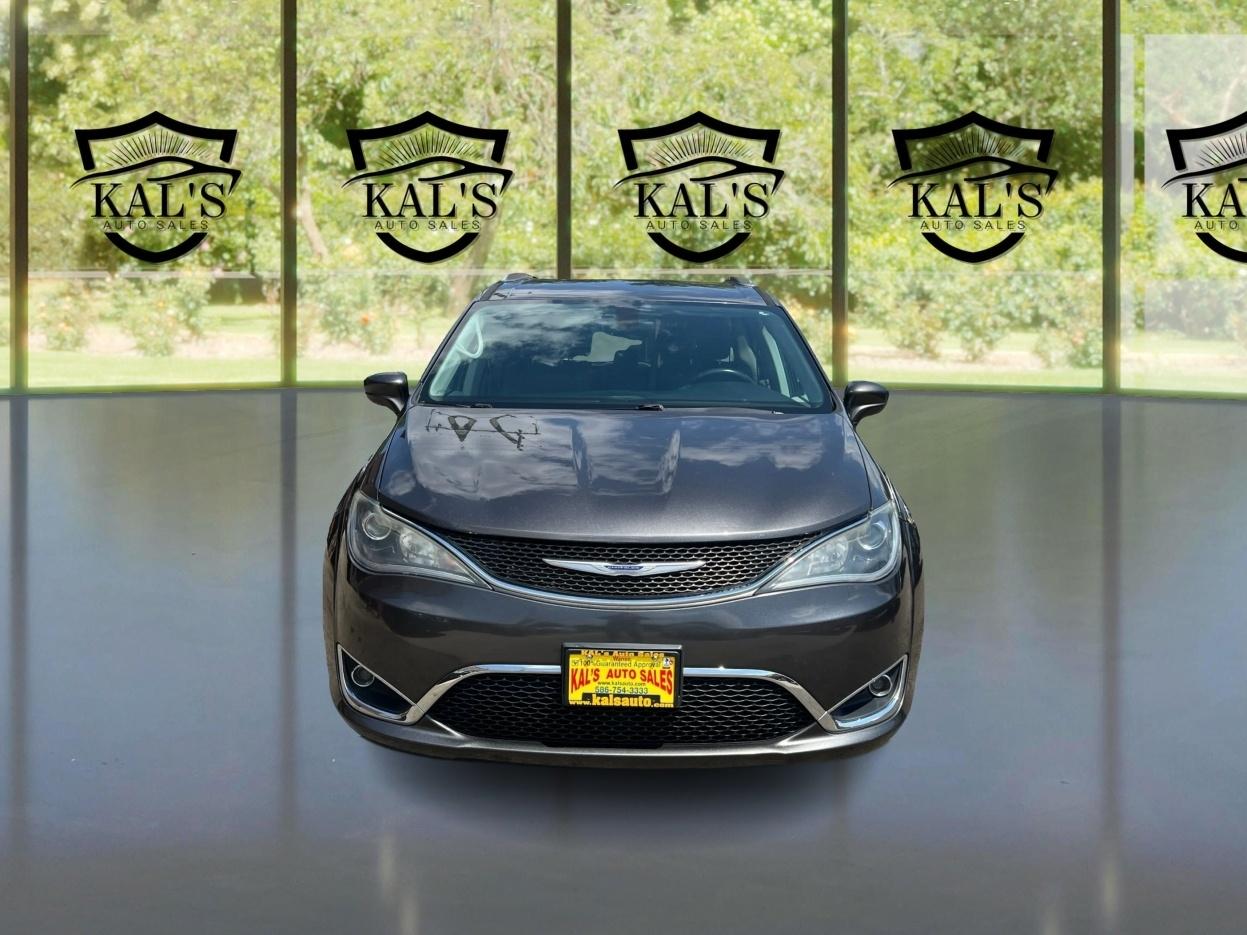 Chrysler Pacifica Touring L FWD 2019