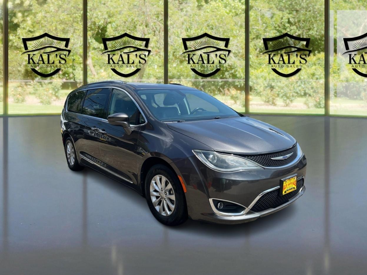 Chrysler Pacifica Touring L FWD 2019