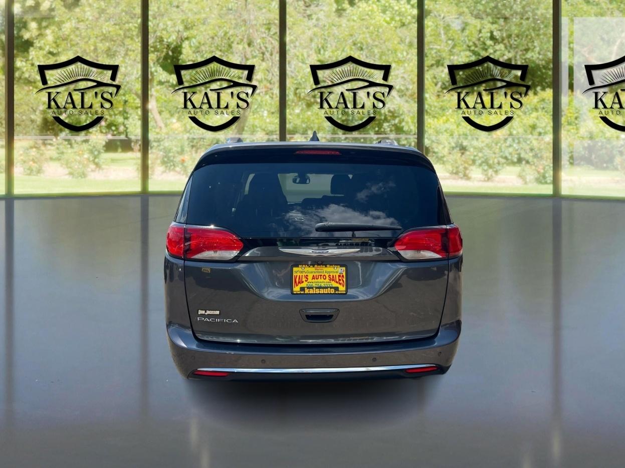 Chrysler Pacifica Touring L FWD 2019